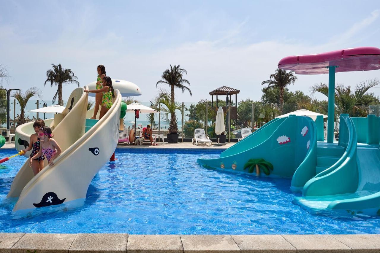 Dava Aparthotel Pool & Spa Mamaia Nord 那沃达利 外观 照片