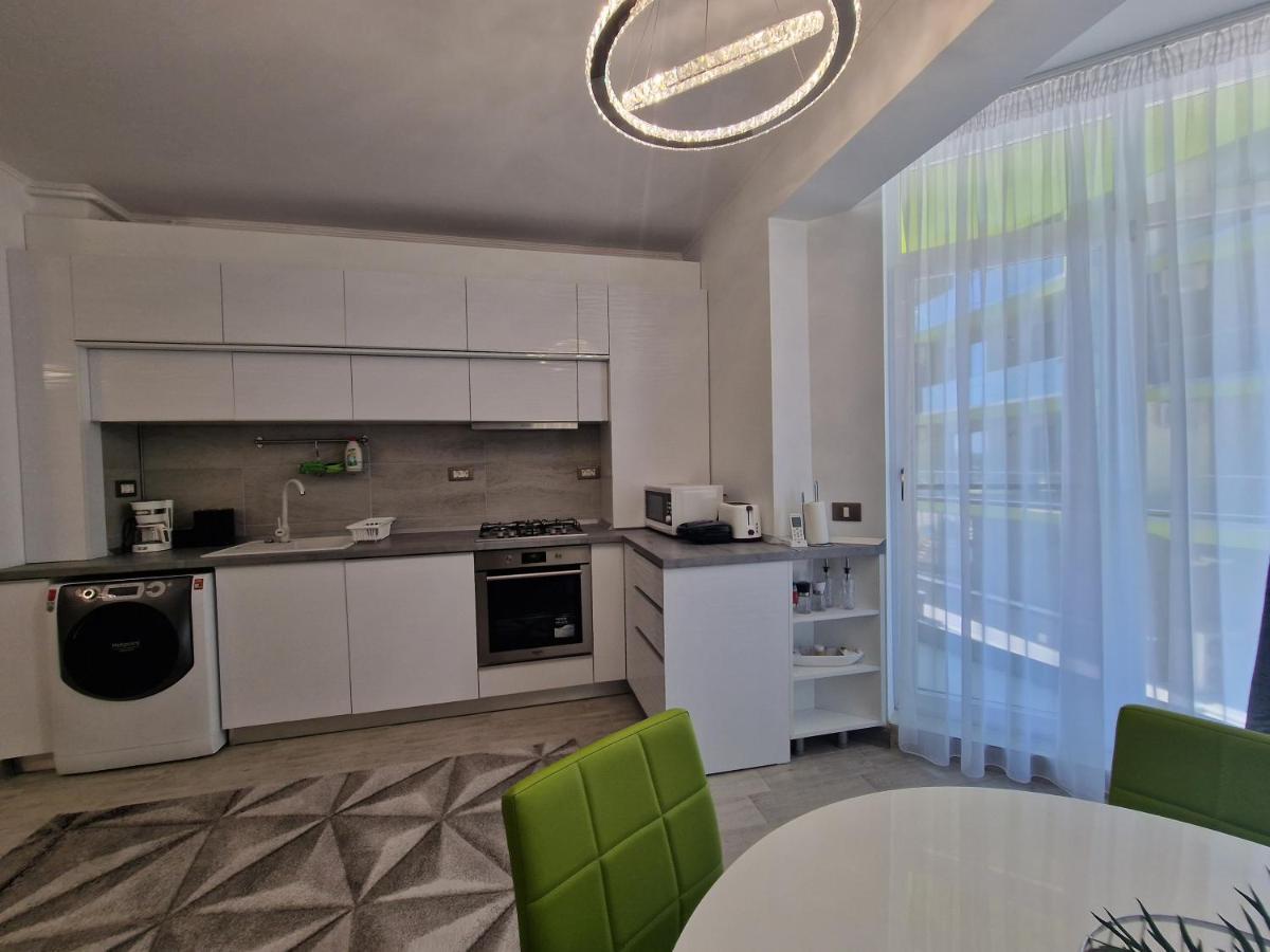 Dava Aparthotel Pool & Spa Mamaia Nord 那沃达利 外观 照片